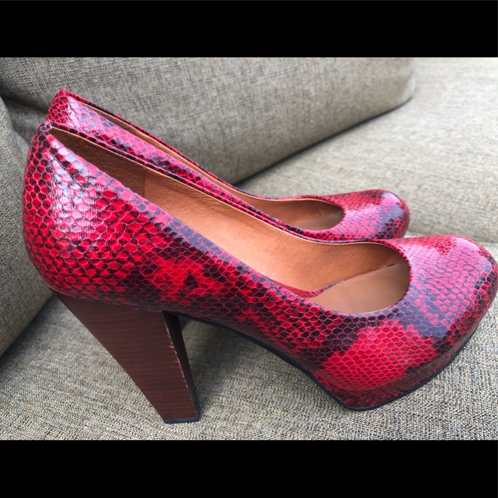 New Pumps - Picture 2 of 7